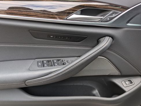 Used 2022 BMW 530i 530i w/ M Sport Package image 17