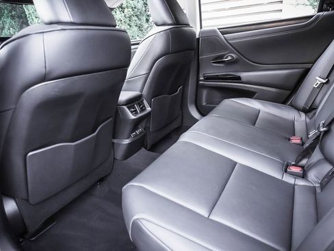 Certified 2025 Lexus ES 300h w/ Premium Package image 20