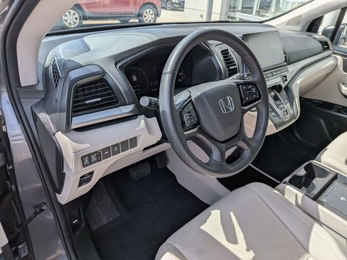 Used 2025 Honda Odyssey EX-L image 16