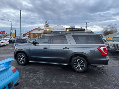 Used 2018 Ford Expedition Max XLT w/ Equipment Group 202A image 3