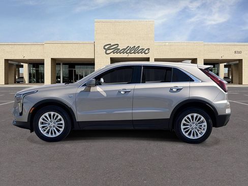 Certified 2024 Cadillac XT4 Luxury FWD image 8