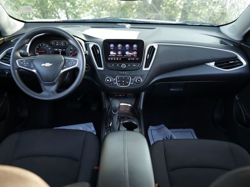 Used 2024 Chevrolet Malibu LT FWD image 18
