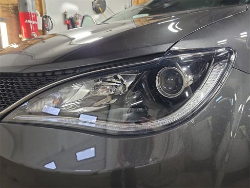 Used 2020 Chrysler Pacifica Limited w/ Tire & Wheel Group image 34