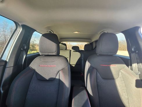 Used 2018 Jeep Renegade Trailhawk w/ Cold Weather Group II image 16