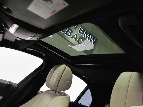 Used 2017 Mercedes-Benz E 300 image 8