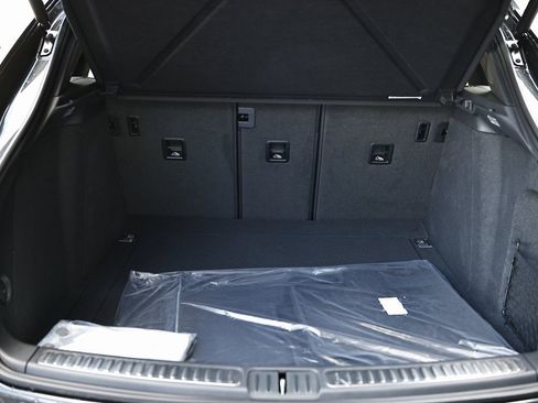 New 2026 Porsche Macan image 27