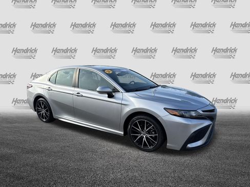 Used 2024 Toyota Camry SE w/ Convenience Package FWD image 2