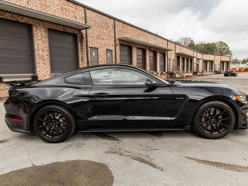 Used 2019 Ford Mustang Shelby GT350 w/ Technology Package image 5