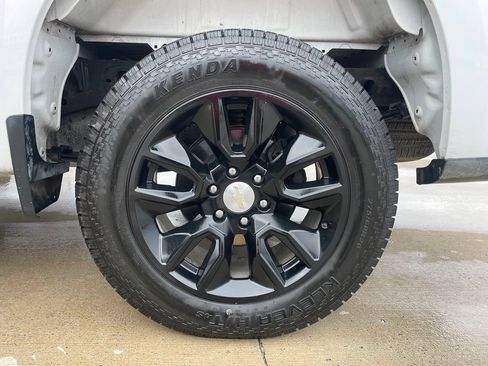 Used 2022 Chevrolet Silverado 1500 Custom RWD image 16