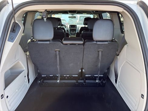 Used 2017 Dodge Grand Caravan SXT image 32
