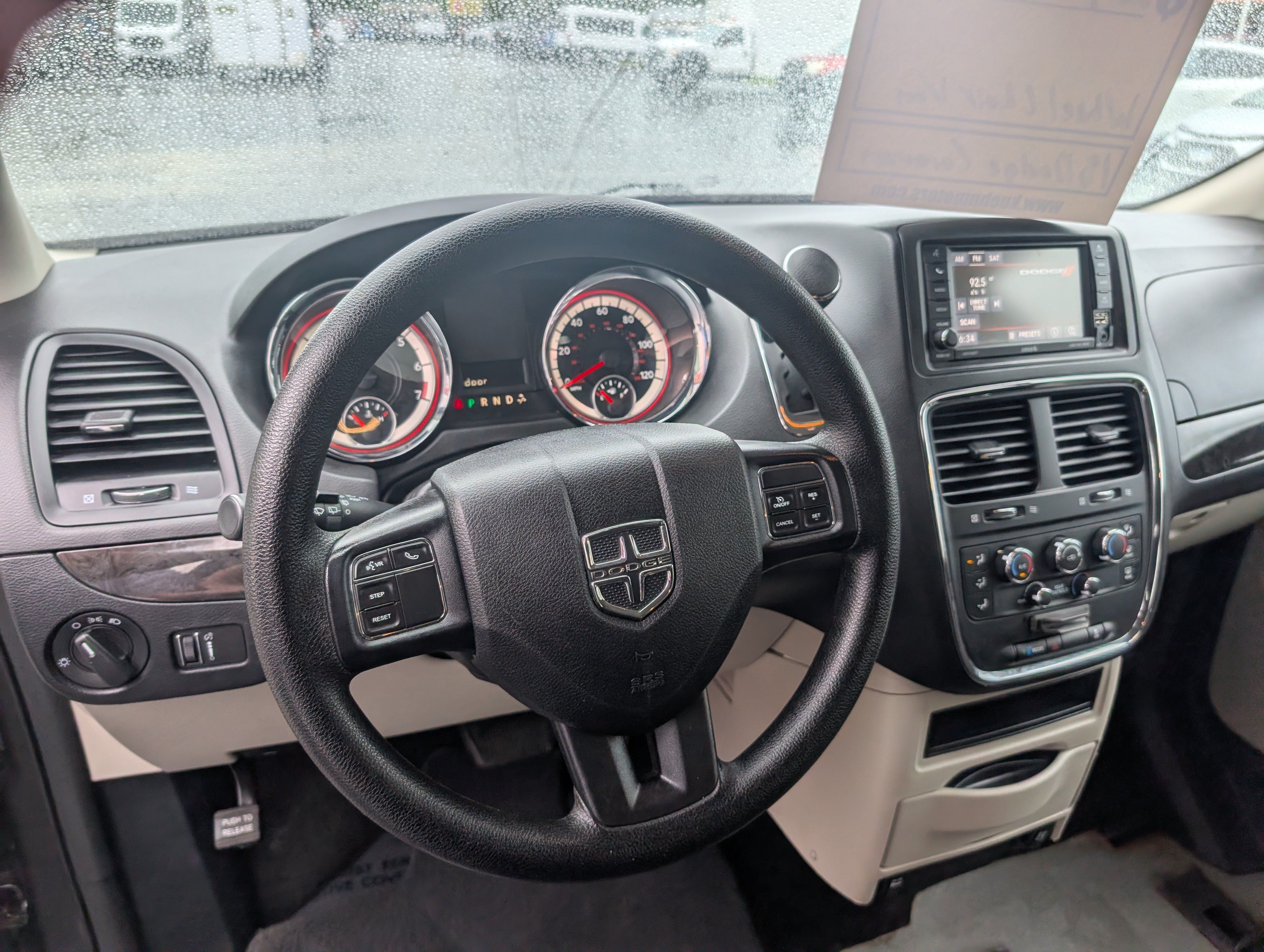 Used 2018 Dodge Grand Caravan SE w/ UConnect Hands-Free Group FWD image 13