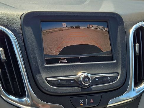 Used 2022 Chevrolet Equinox LT FWD image 28