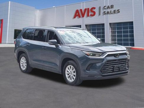 Used 2025 Toyota Grand Highlander AWD image 3