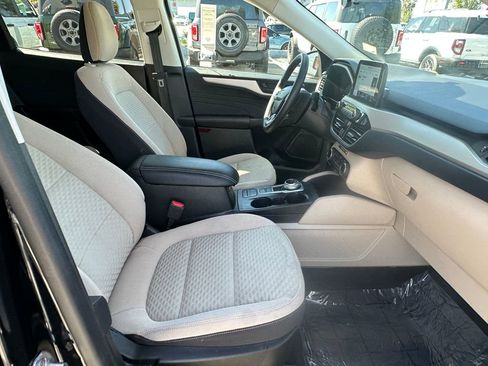 Used 2022 Ford Escape SE w/ Convenience Package FWD image 16