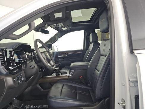 Used 2025 Chevrolet Silverado 1500 High Country w/ Technology Package image 24