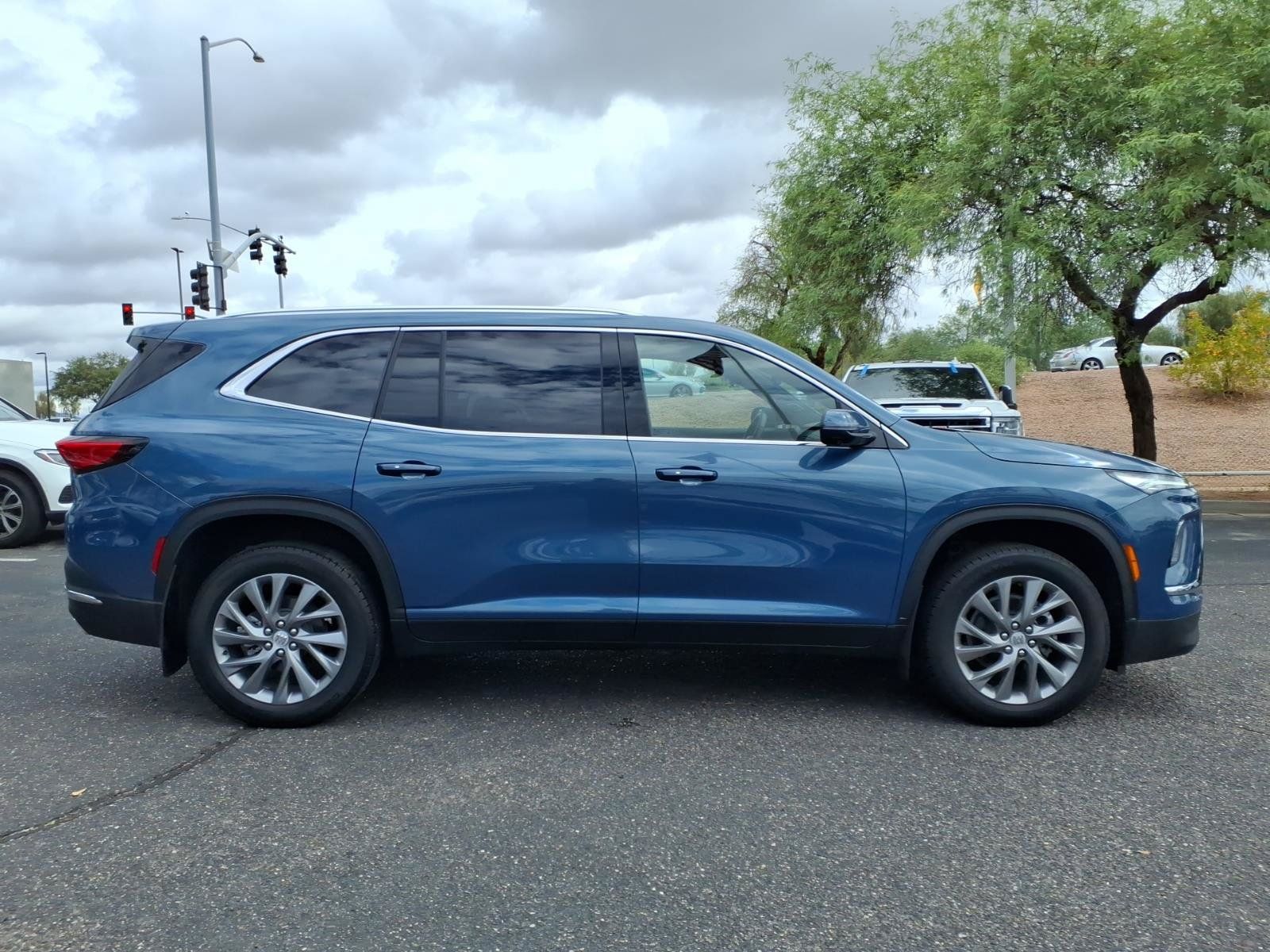 Used 2026 Buick Enclave Preferred w/ Power Package AWD/4WD image 4