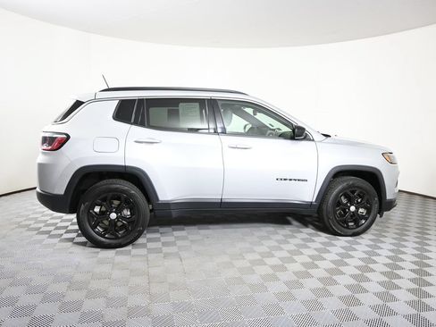 Used 2024 Jeep Compass Latitude AWD/4WD image 7