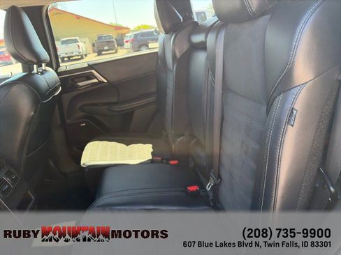 Used 2025 Mitsubishi Outlander SE AWD/4WD image 24