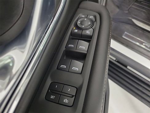 Used 2023 GMC Yukon AT4 w/ AT4 Premium Plus Package image 21