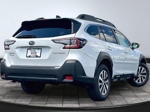 Used 2025 Subaru Outback Premium AWD/4WD image 6
