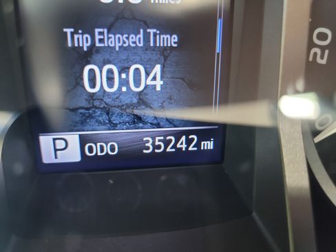 Certified 2023 Toyota Tacoma SR5 w/ Technology Package image 31