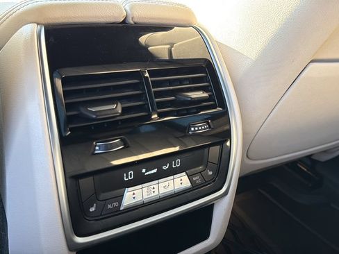 Used 2019 BMW X5 xDrive50i AWD/4WD image 18