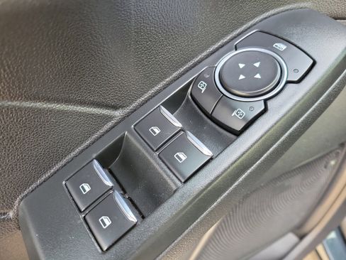 Certified 2022 Ford Escape SE w/ Cold Weather Package image 17