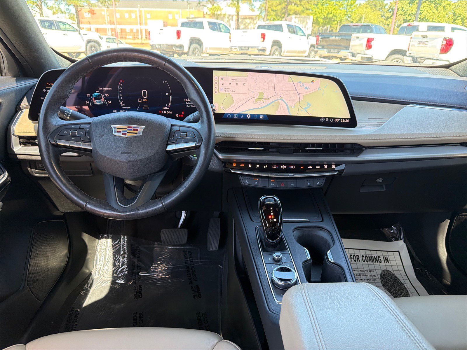 Used 2024 Cadillac XT4 Premium Luxury w/ Active Safety Package FWD image 8
