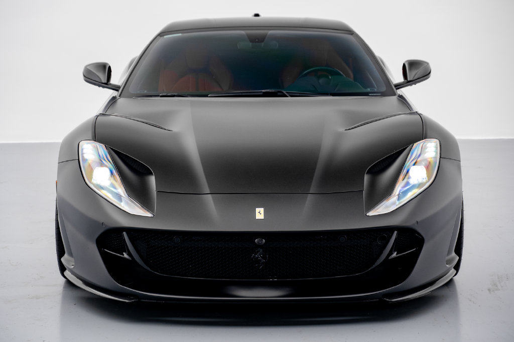 Used 2018 Ferrari 812 Superfast RWD image 4