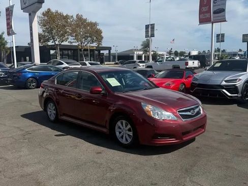 Used 2011 Subaru Legacy 2.5i Premium AWD/4WD image 3