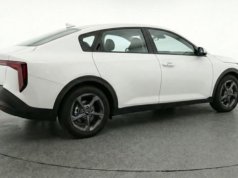 Used 2025 Kia K4 FWD image 9