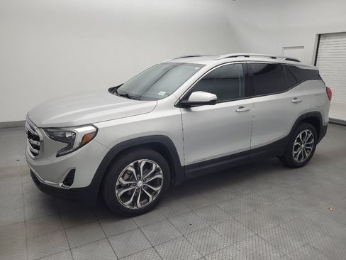 Used 2019 GMC Terrain SLT w/ Preferred Package FWD image 2