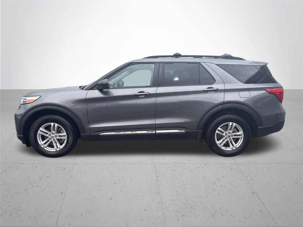 Used 2023 Ford Explorer XLT AWD/4WD image 10