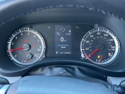 Used 2022 Toyota Highlander LE image 25