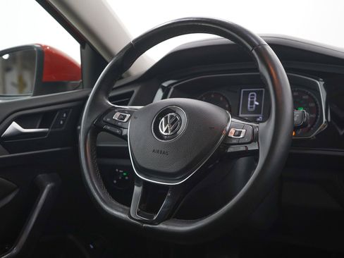 Used 2019 Volkswagen Jetta SE w/ Cold Weather Package FWD image 14