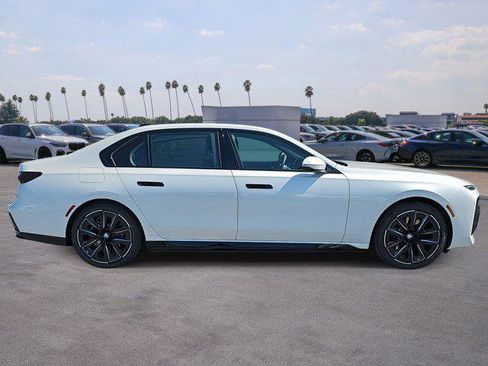 New 2026 BMW i7 eDrive50 w/ M Sport Package image 4