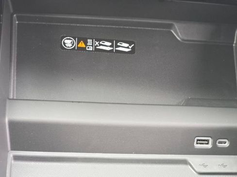 New 2026 Chevrolet Suburban Premier AWD/4WD image 9