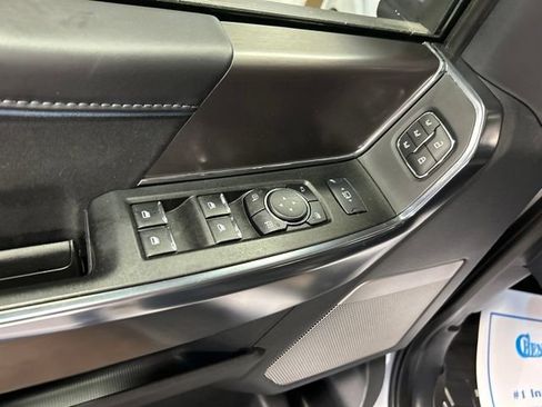 Used 2025 Ford F150 Platinum AWD/4WD image 13