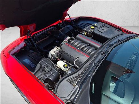 Used 2004 Chevrolet Corvette Coupe w/ Preferred Equipment Group RWD image 23