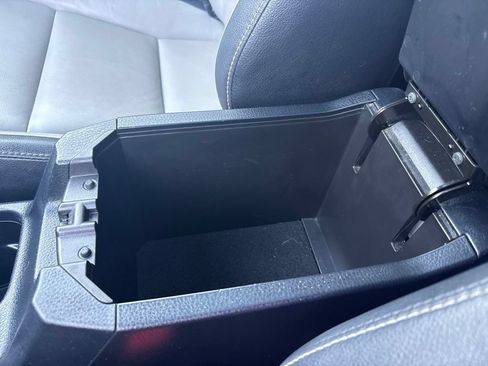 Used 2018 Toyota RAV4 Limited AWD/4WD image 28