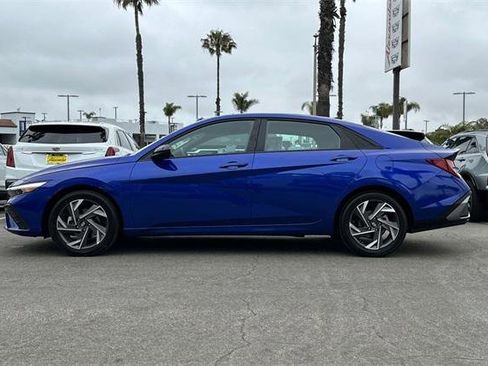 Certified 2025 Hyundai Elantra Sport w/ Cargo Package image 7