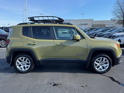 Used 2015 Jeep Renegade Latitude image 2