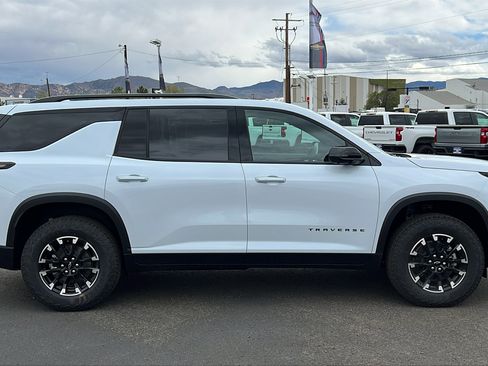 New 2026 Chevrolet Traverse Z71 w/ Driver Confidence Package AWD/4WD image 4