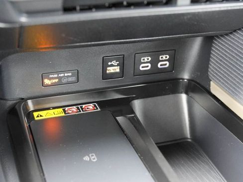 Used 2025 Toyota Camry SE image 20