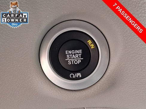 Used 2024 Chrysler Pacifica Touring-L FWD image 23