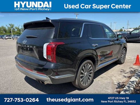 Used 2025 Hyundai Palisade Calligraphy image 3