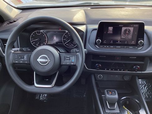 Used 2023 Nissan Rogue SV image 17