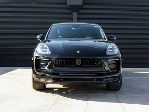 Used 2026 Porsche Macan AWD/4WD image 10