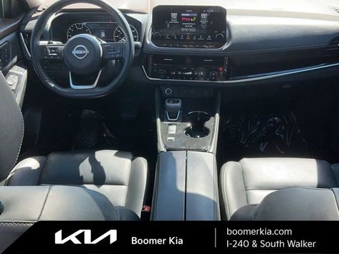 Used 2023 Nissan Rogue SL w/ SL Premium Package image 15