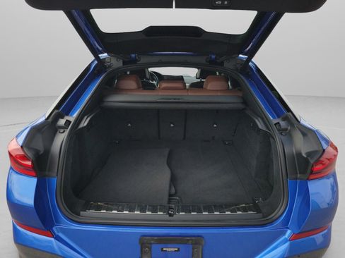 Used 2020 BMW X6 M50i image 31